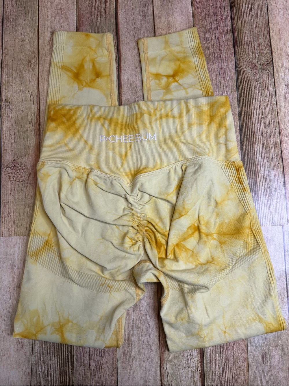 P. Chee Bum Kids Yellow Tie-Dye Scrunch Back Leggings